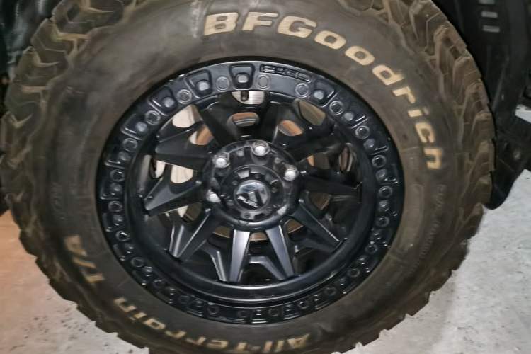 Used Toyota Prado 2010 4.0L Automatic TX-L Right Front Wheel Hub