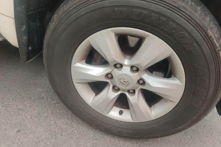 Used Toyota Prado 2010 4.0L Automatic TX Right Front Wheel Hub