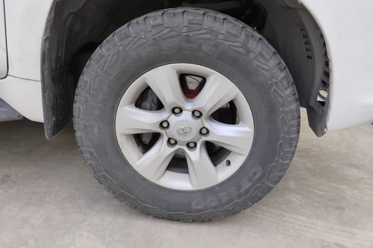 Used Toyota Prado 2010 4.0L Automatic TX-L Right Front Wheel Hub