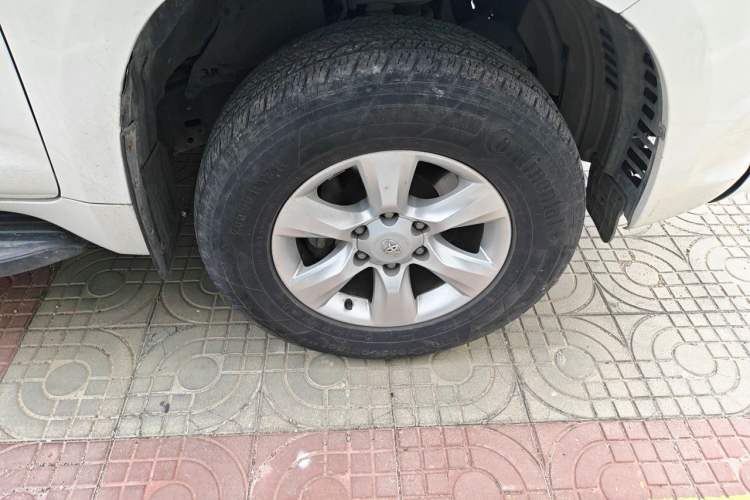 Used Toyota Prado 2010 2.7L Automatic Standard Edition Right Front Wheel Hub