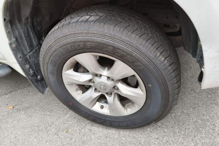 Used Toyota Prado 2010 4.0L Automatic TX-L Right Front Wheel Hub