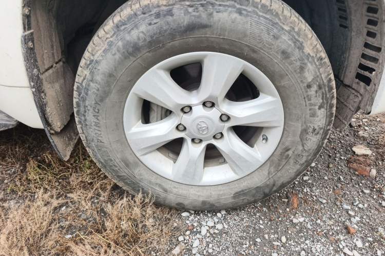Used Toyota Prado 2010 2.7L Automatic Standard Edition Right Front Wheel Hub