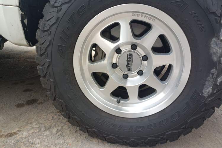 Used Toyota Prado 2010 4.0L Automatic TX-L Right Front Wheel Hub