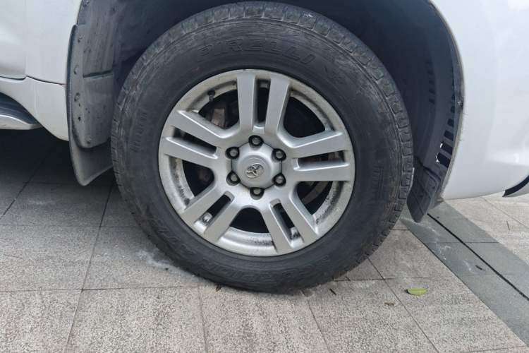 Used Toyota Prado 2010 4.0L Automatic VX NAVI Right Front Wheel Hub