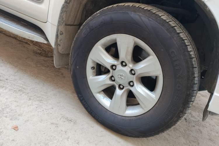 Used Toyota Prado 2010 4.0L Automatic TX-L Right Front Wheel Hub