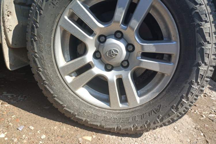 Used Toyota Prado 2010 4.0L Automatic VX NAVI Right Front Wheel Hub