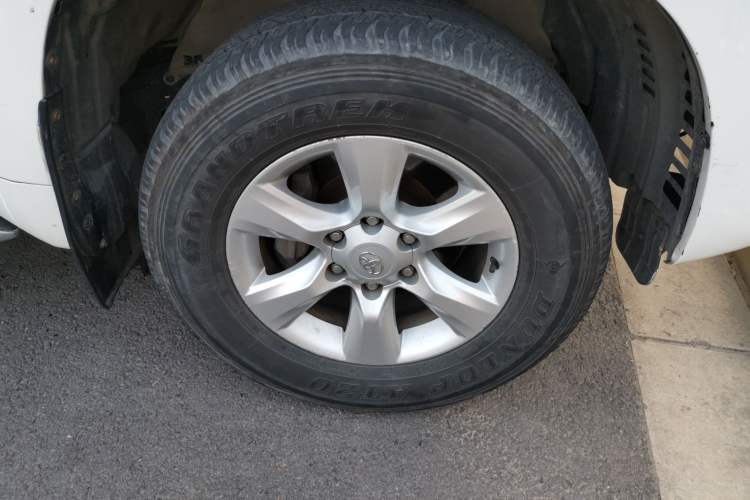 Used Toyota Prado 2010 4.0L Automatic TX-L Right Front Wheel Hub
