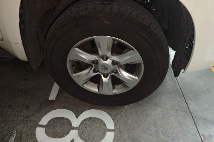 Used Toyota Prado 2010 2.7L Automatic Standard Edition Right Front Wheel Hub