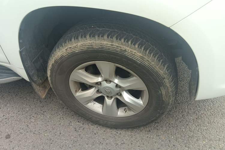 Used Toyota Prado 2010 4.0L Automatic TX-L Right Front Wheel Hub
