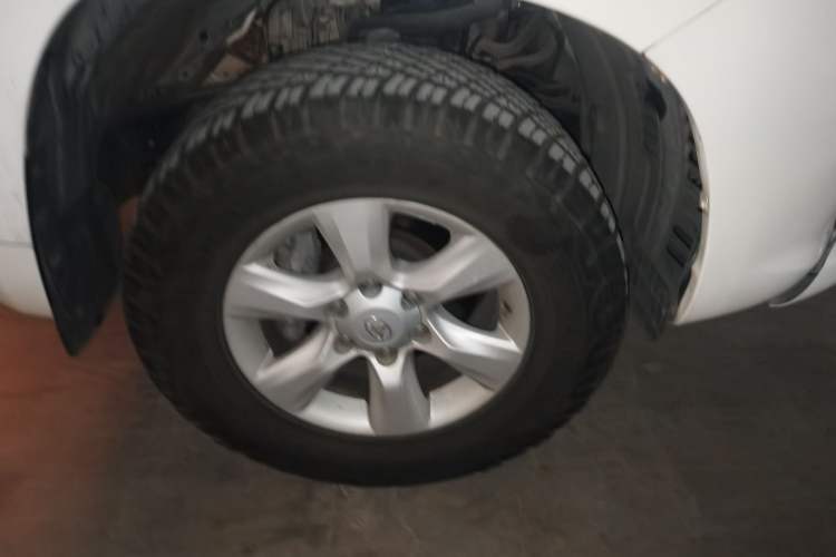 Used Toyota Prado 2010 4.0L Automatic TX-L Right Front Wheel Hub