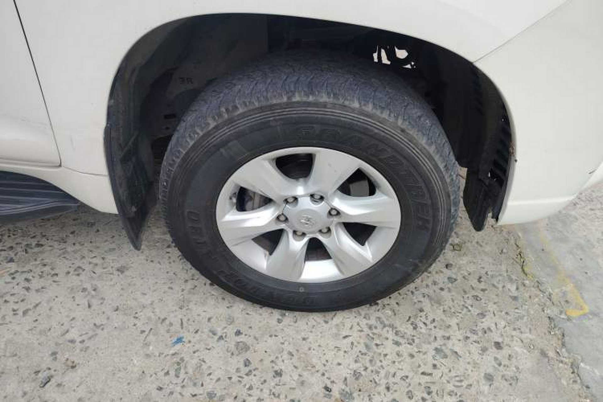 Used Toyota Prado  Right Front Wheel Hub