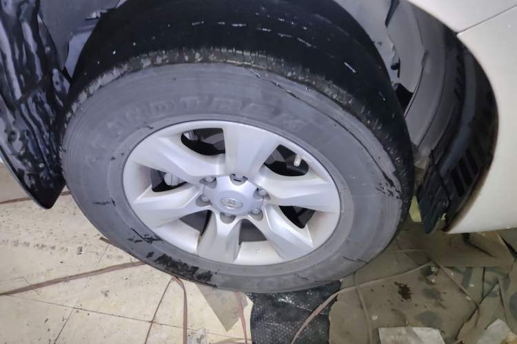 Used Toyota Prado 2010 2.7L Automatic Deluxe Edition Right Front Wheel Hub