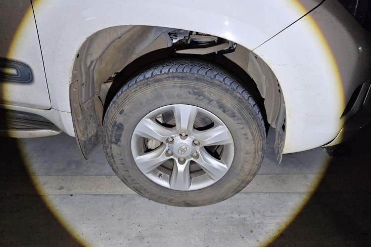 Used Toyota Prado 2010 4.0L Automatic TX-L Right Front Wheel Hub