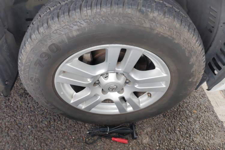 Used Toyota Prado 2010 4.0L Automatic VX NAVI Right Front Wheel Hub