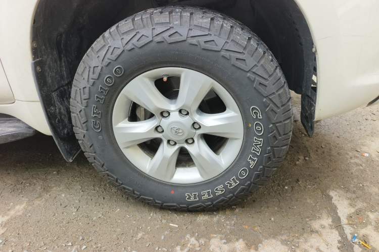Used Toyota Prado 2010 2.7L Automatic Deluxe Edition Right Front Wheel Hub