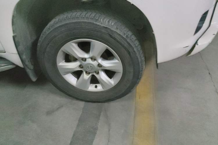 Used Toyota Prado 2010 4.0L Automatic TX Right Front Wheel Hub