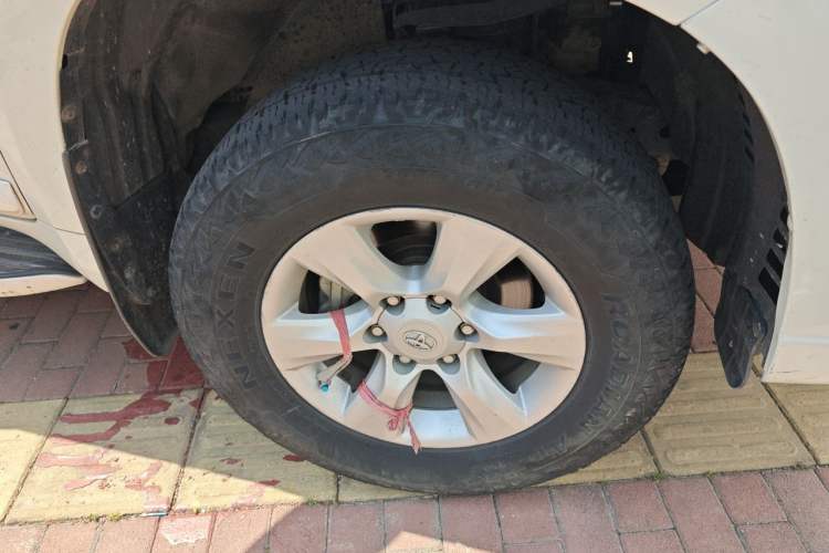 Used Toyota Prado 2010 2.7L Automatic Standard Edition Right Front Wheel Hub