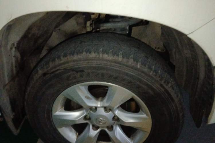 Used Toyota Prado 2010 4.0L Automatic TX-L Right Front Wheel Hub