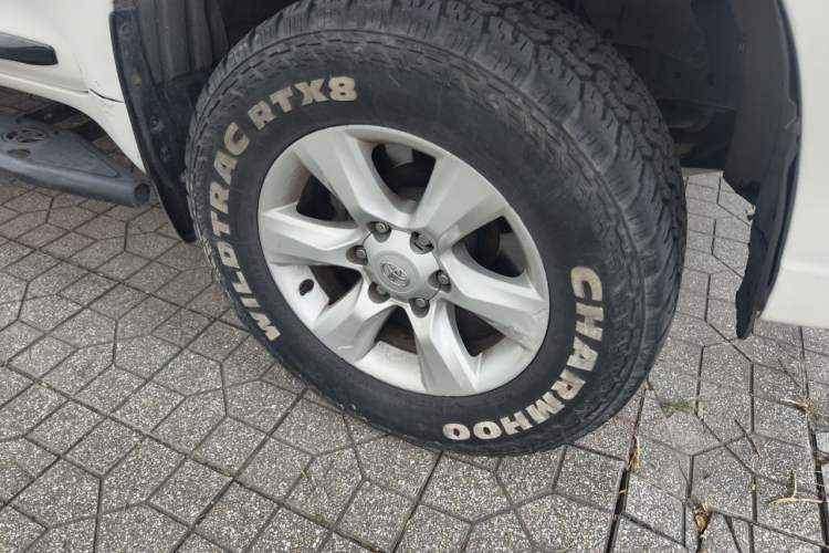 Used Toyota Prado 2010 2.7L Automatic Standard Edition Right Front Wheel Hub