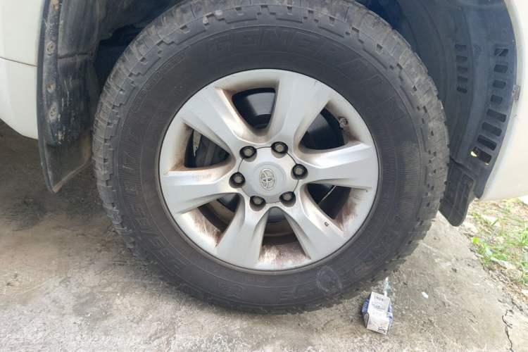 Used Toyota Prado  Right Front Wheel Hub