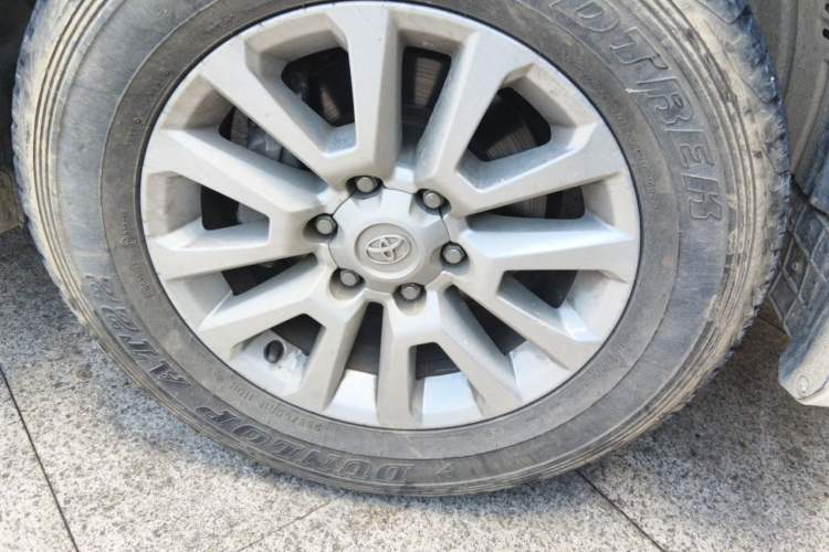 Used Toyota Prado 2010 2.7L Automatic Standard Edition Right Front Wheel Hub