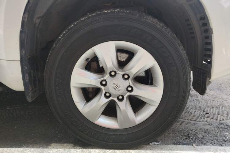 Used Toyota Prado 2010 2.7L Automatic Standard Edition Right Front Wheel Hub
