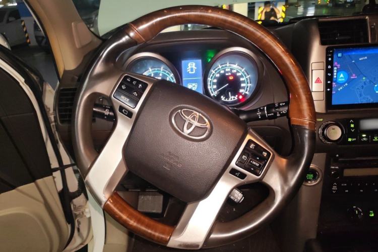 Used Toyota Prado 2010 4.0L Automatic VX Steering Wheel