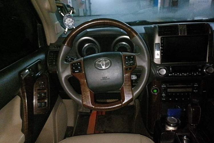 Used Toyota Prado 2010 4.0L Automatic TX-L Steering Wheel