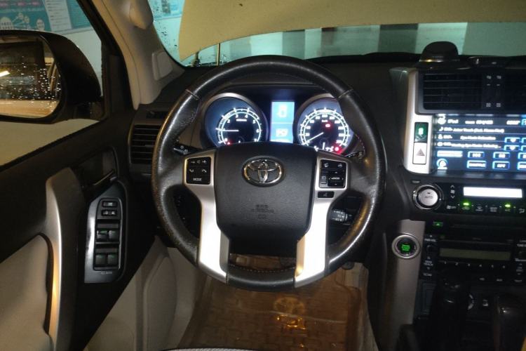 Used Toyota Prado 2010 4.0L Automatic TX-L Steering Wheel