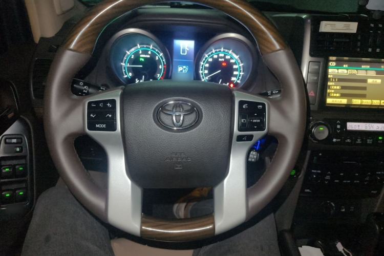 Used Toyota Prado 2010 4.0L Automatic VX NAVI Steering Wheel