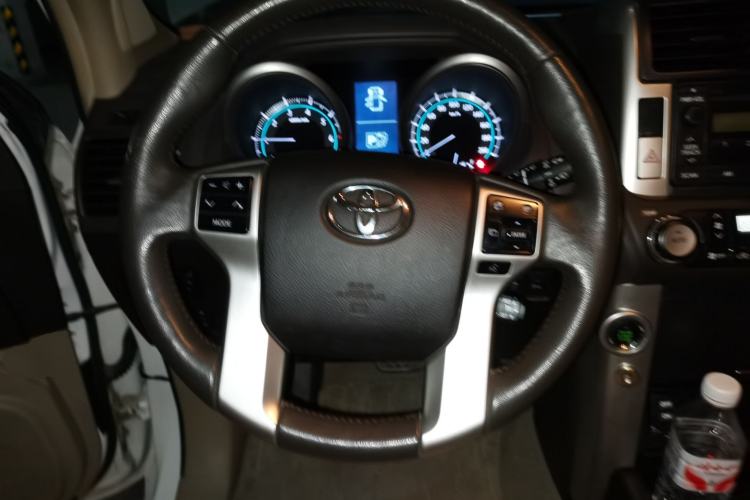 Used Toyota Prado 2010 4.0L Automatic TX-L Steering Wheel