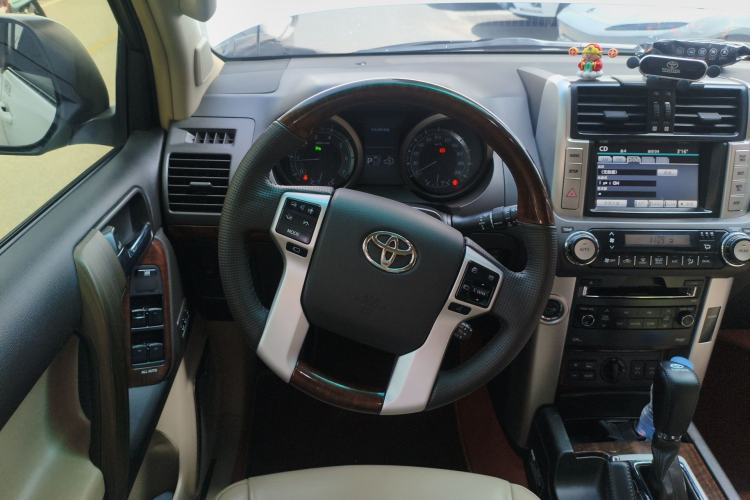 Used Toyota Prado 2010 4.0L Automatic VX NAVI Steering Wheel