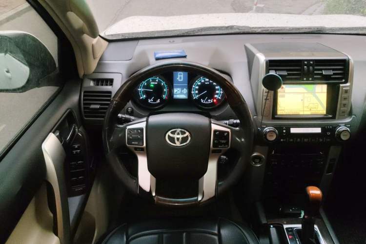 Used Toyota Prado 2010 4.0L Automatic VX NAVI Steering Wheel