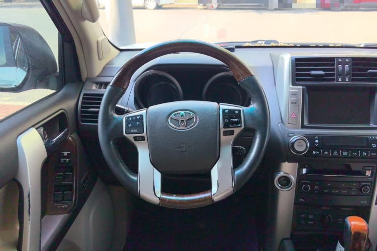 Used Toyota Prado 2010 4.0L Automatic VX NAVI Steering Wheel