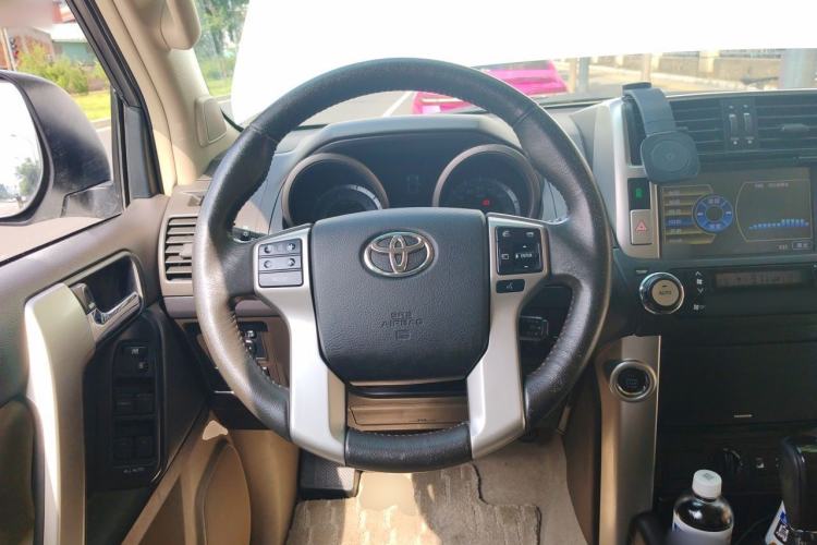 Used Toyota Prado 2010 4.0L Automatic TX-L Steering Wheel