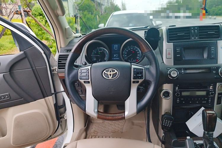 Used Toyota Prado 2010 4.0L Automatic VX Steering Wheel