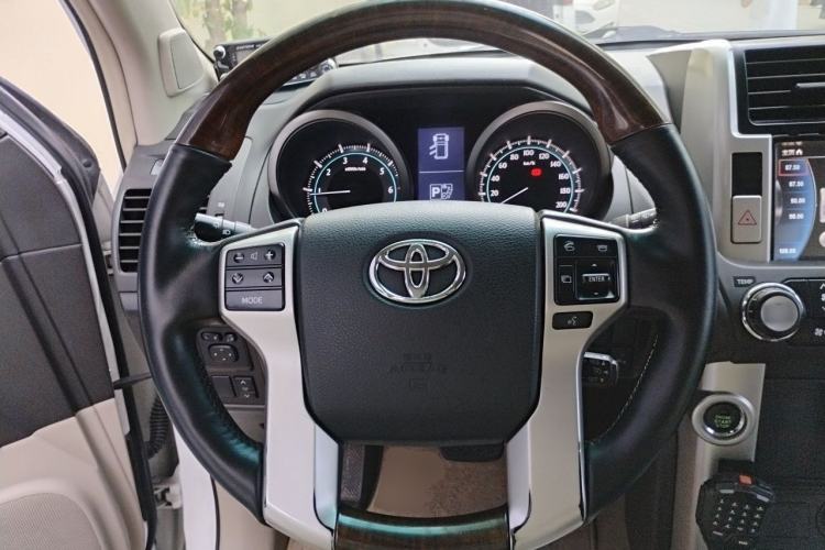 Used Toyota Prado 2010 4.0L Automatic TX-L Steering Wheel