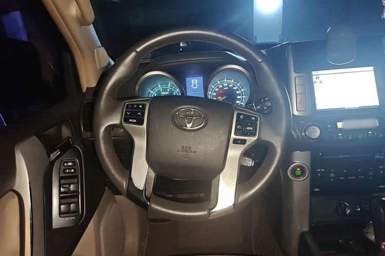 Used Toyota Prado 2010 4.0L Automatic TX-L NAVI Steering Wheel
