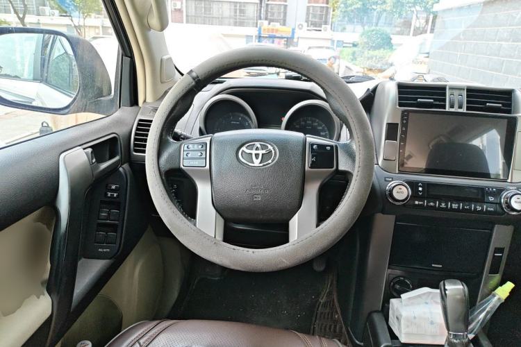Used Toyota Prado 2010 2.7L Automatic Standard Edition Steering Wheel