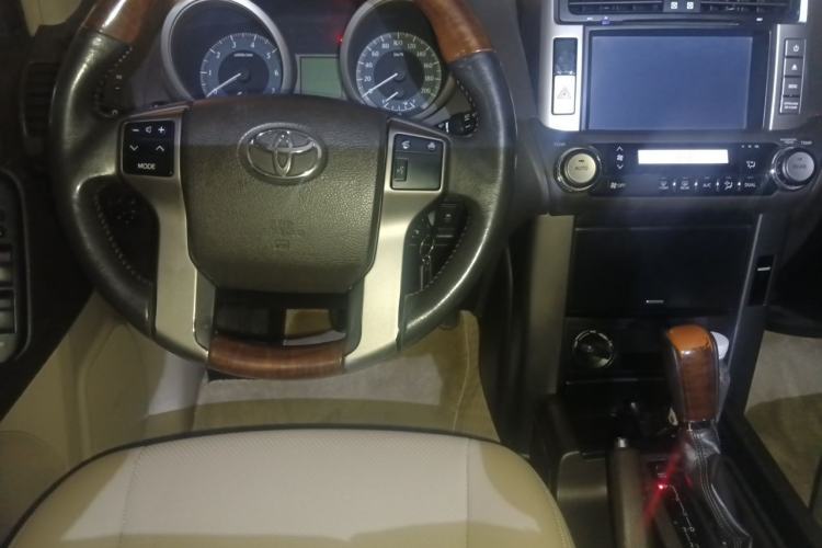 Used Toyota Prado 2010 2.7L Automatic Deluxe Edition Steering Wheel