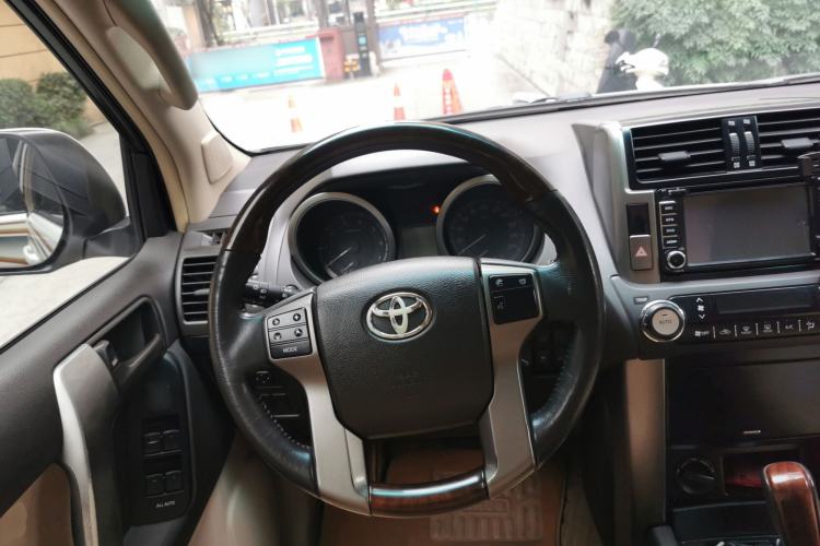 Used Toyota Prado 2010 2.7L Automatic Standard Edition Steering Wheel