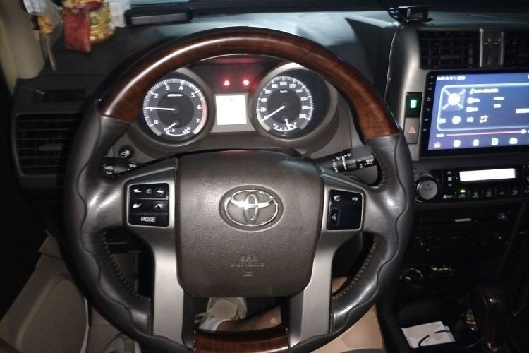 Used Toyota Prado 2010 2.7L Automatic Deluxe Edition Steering Wheel