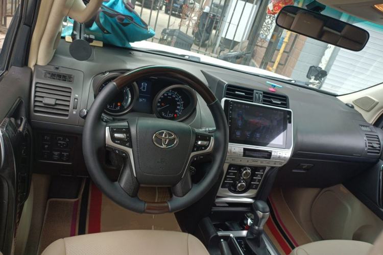 Used Toyota Prado 2010 4.0L Automatic TX-L Steering Wheel