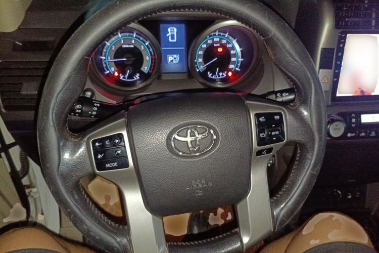 Used Toyota Prado 2010 4.0L Automatic TX-L Steering Wheel