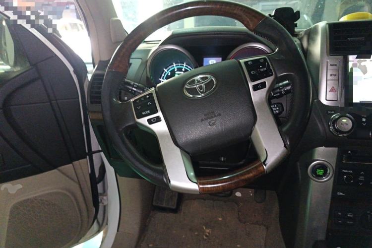 Used Toyota Prado 2010 4.0L Automatic VX NAVI Steering Wheel