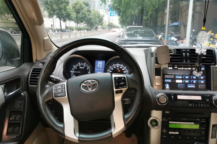 Used Toyota Prado 2010 4.0L Automatic TX-L Steering Wheel