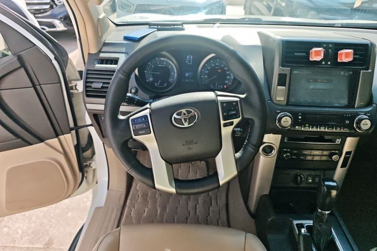 Used Toyota Prado 2010 4.0L Automatic TX-L Steering Wheel