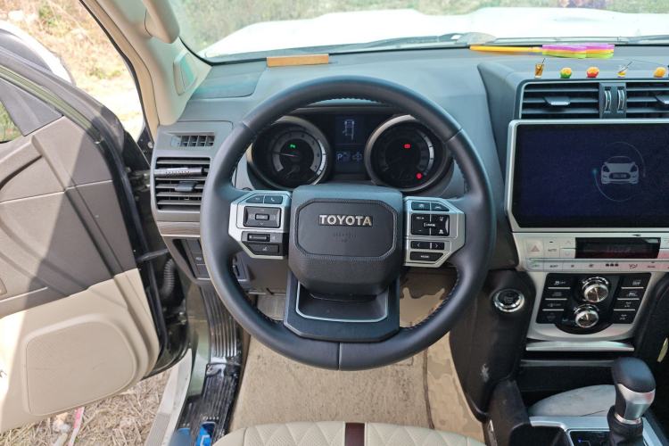 Used Toyota Prado 2010 4.0L Automatic VX Steering Wheel