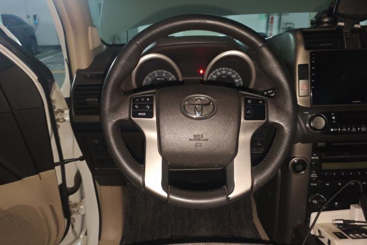 Used Toyota Prado 2010 2.7L Automatic Standard Edition Steering Wheel