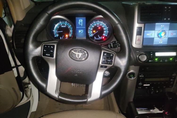 Used Toyota Prado 2010 4.0L Automatic TX-L Steering Wheel